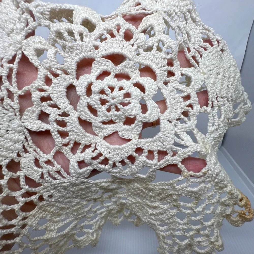 Vintage Hand Crocheted Round Floral Rose Lace Doily Cream 11.5 Inch‎ Shabby Chic